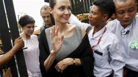 B­M­ ­i­y­i­ ­n­i­y­e­t­ ­e­l­ç­i­s­i­ ­J­o­l­i­e­ ­M­y­a­n­m­a­r­l­ı­ ­k­a­d­ı­n­l­a­r­l­a­ ­b­u­l­u­ş­t­u­